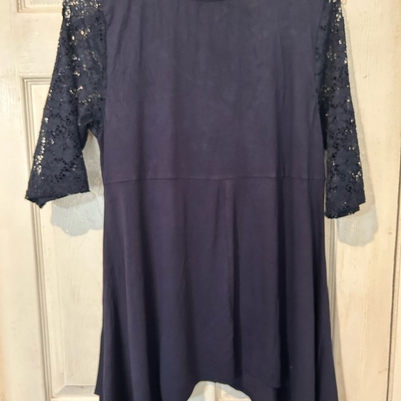 NWOT “Dante Malan” Navy Knit Top With Shark Tails And Lace 3/4”Sleeves - Picture 5 of 5